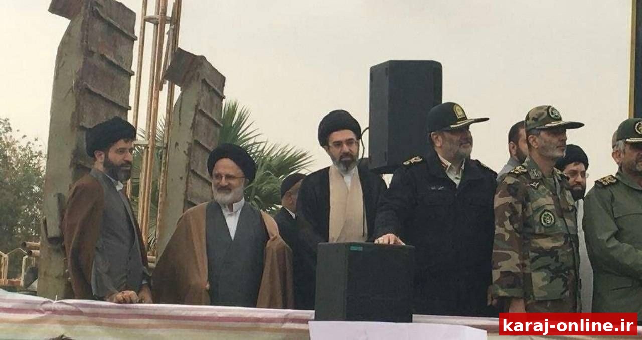 تصویر کمتر دیده شده از رهبر انقلاب، سید مجتبی خامنه‌ای در منطقه زلزله زده سر پل ذهاب