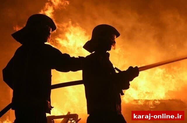 حریق گسترده در انبار ۳ هزار متری جاده قدیم کرج