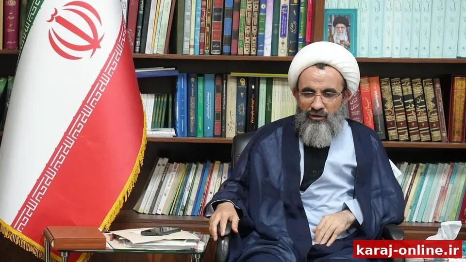 فردیس پای کار انقلاب است