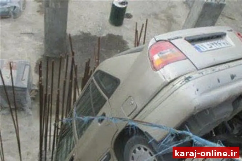 بی‌احتیاطی راننده، پراید را به درون گودال ۷ متری پرت کرد