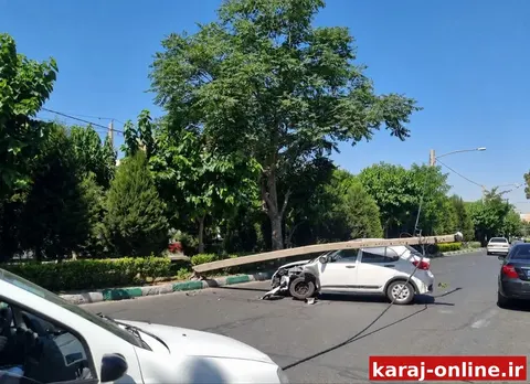 تکرار حادثه برخورد خودرو با تیر برق
