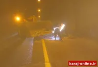 ریزش سنگ در تونل ۵ جاده کرج-کندوان و آسیب به یک خودرو